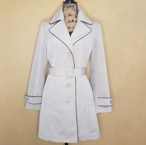 Liz Claiborne Jackets & Blazers - Liz Claiborne Tan Belted Trenchcoat